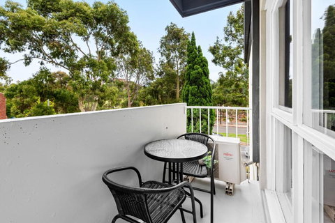 Peaceful 1-Bed Apartment Near The City Centre - Tourism Canberra 1