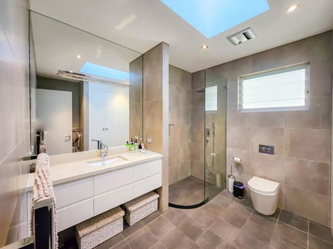 Peaceful 4-Bedroom Family Retreat In Lane Cove - Tourism Canberra 1