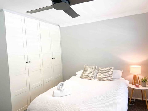 Peaceful Merewether Family Home - Tourism Canberra 0