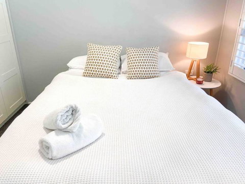 Peaceful Merewether Family Home - Tourism Canberra 3