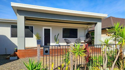 Pelican Lake Retreat - Tourism Canberra 0