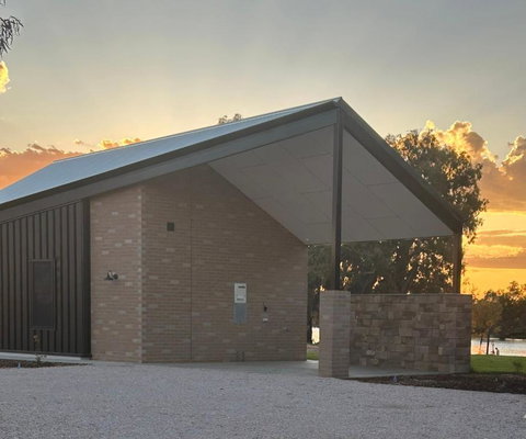 Pelicans On The Darling - Tourism Canberra 1