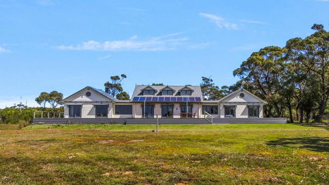 Peninsula At Metung - Access By Boat Only - Tourism Canberra 0