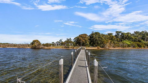 Peninsula At Metung - Access By Boat Only - Tourism Canberra 1