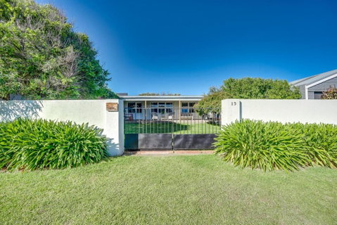 Peaceful Seaside Cottage - Tourism Canberra 0