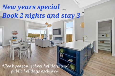 Playa Azul-Beach House On Catherine Hill Bay And Moonee Beach - Tourism Canberra 1