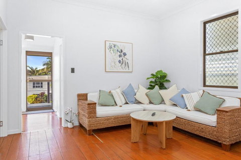 Perfect Cooee Bay Beach Getaway! - Tourism Canberra 0