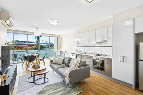 Perfect Location Cozy Townhouse McKinnon Station - Tourism Canberra 0
