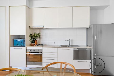 Perfect Penthouse - WiFi Included - Tourism Canberra 3