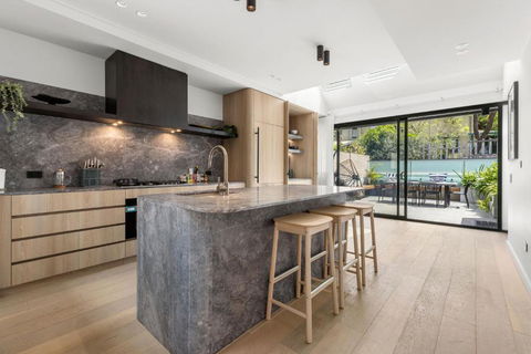 Perfect Vacation Home W Terrace & Private Garage - Tourism Canberra 0