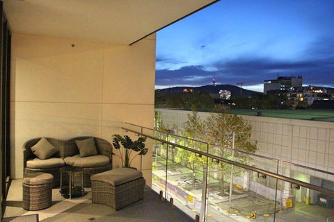 Perfectly Located Modern Apartment - Canberra CBD - Tourism Canberra 0
