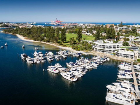 Pier 21 Riverside Apartment Hotel - Tourism Canberra 0