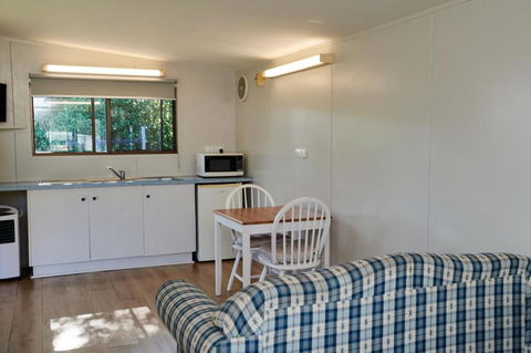 Pine Country Caravan Park - Tourism Canberra 1