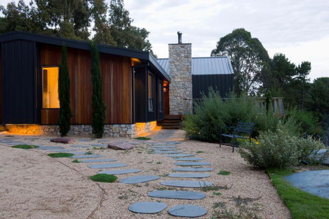 Pinewood High Country Retreat - Lake Eildon Luxe - Tourism Canberra 2