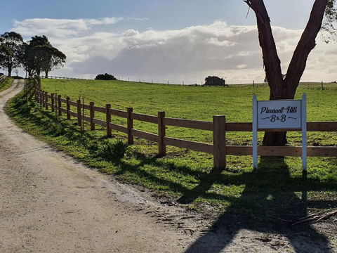 Pleasant Hill BnB - Tourism Canberra 1