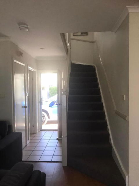 Poppies Lakeview Terrace - 2 Bedroom - Tourism Canberra 2