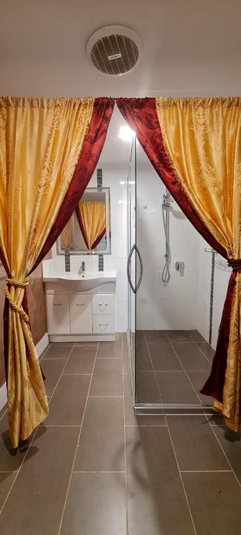 Quiet 2 Bedroom Farm House - Tourism Canberra 1