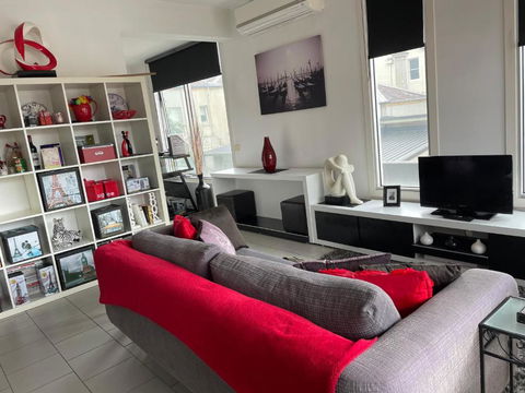 Radiance - Chic Fitzroy Street Apartment - Tourism Canberra 0