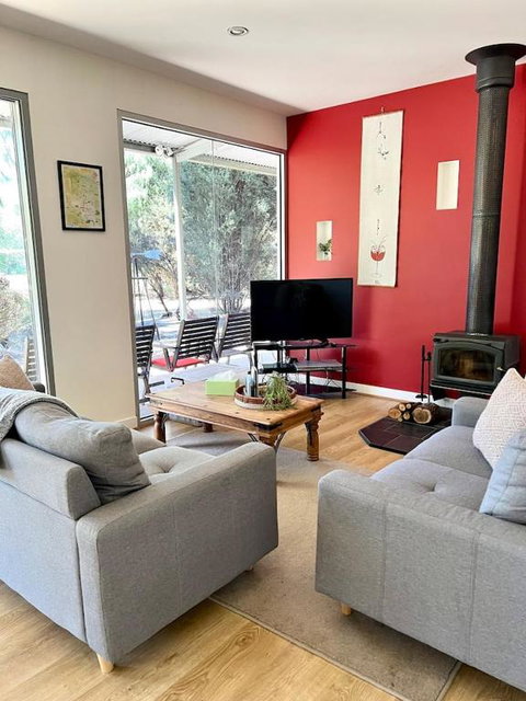 Powers Retreat Holiday House - Tourism Canberra 1