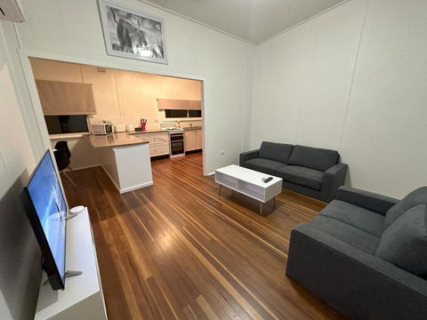 Private 1 Bedroom Apartment With Fenced Yard - Tourism Canberra 0