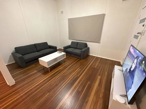 Private 1 Bedroom Apartment With Fenced Yard - Tourism Canberra 3