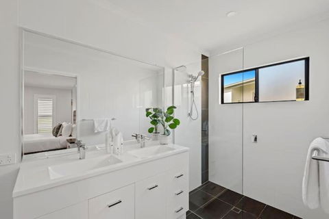 Private Mudjimba Beach Abode - Tourism Canberra 2