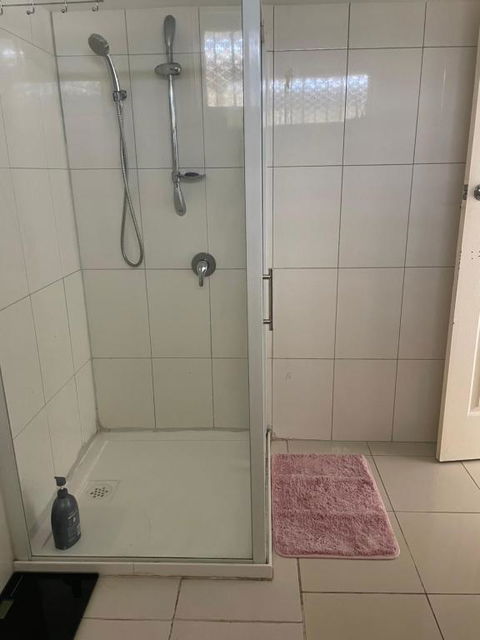 Private Room Near Melbourne Airport - Tourism Canberra 3