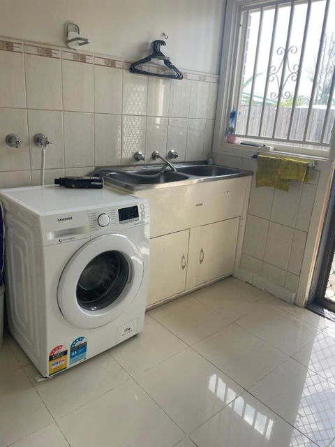 Private Room Near Melbourne Airport - Tourism Canberra 1