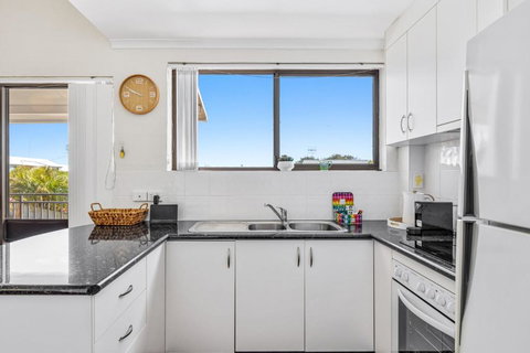 Quaint 2-Bed Beach Abode With Ocean Views - Tourism Canberra 2