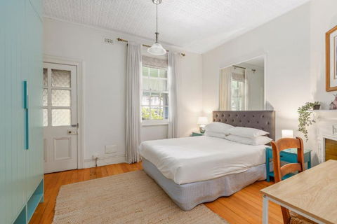 Quaint 3-Bed Heritage Home In The Heart Of Sydney - Tourism Canberra 1