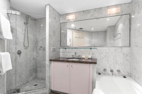 Quay West 2302 Self-Catering - Tourism Canberra 2