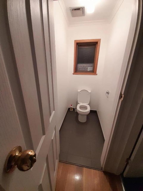 Quiet Room With Off Street Parking In Hobart - Tourism Canberra 1
