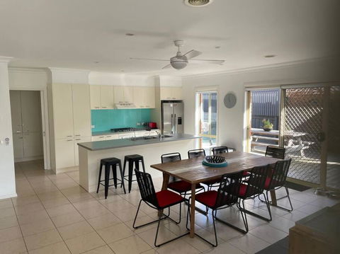 R&R By The Bay In Prime Location - Tourism Canberra 3