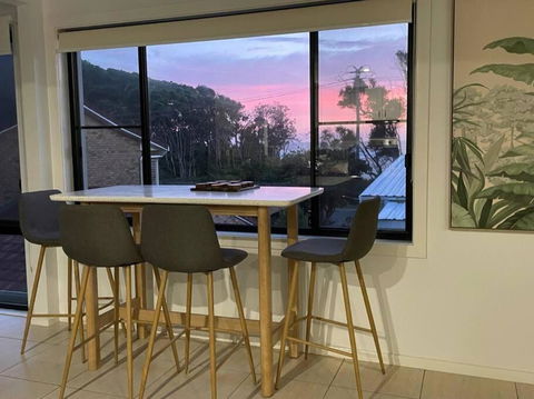 Rainbow Beachhouse - Deluxe, Pristine Location - Tourism Canberra 1