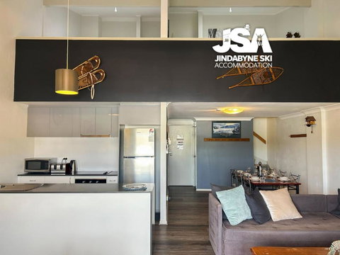 Razorback 6 - Tourism Canberra 1