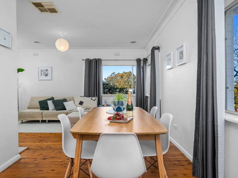 Read Place Retreat - Tourism Canberra 0