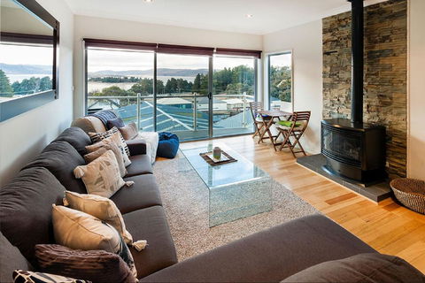 Aspect 2/8a Poly Cow Lane - Tourism Canberra 0