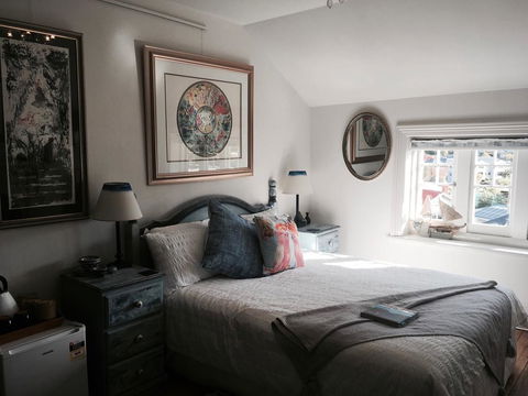 Assemblage Boutique Art B & B - Tourism Canberra 1