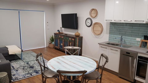 At Home Apartments - Tourism Canberra 1