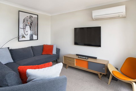 Avalanche 6 - Sophisticated Style &modern Comfort With A Central Location - Tourism Canberra 3