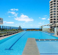 Awesome Ocean Views Broadbeach WiFi Netflix Wine