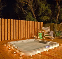 Azure Beach Retreat - Spa Luxury - Tourism Canberra