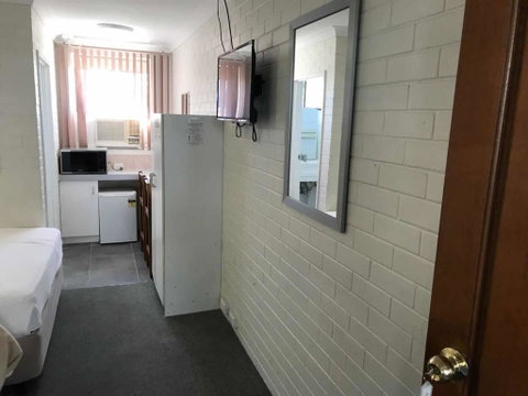 Bananatown Motel - Tourism Canberra 2