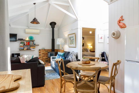 Bandalong Cottages - Tourism Canberra 0