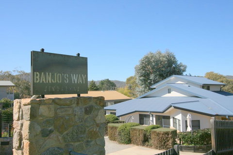 Banjos Way 1/23 Banjo Patterson Crescent - Tourism Canberra 0