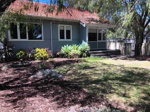 Barefoot Beach Cottage - Busselton - Tourism Canberra 3