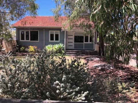 Barefoot Beach Cottage - Busselton - Tourism Canberra 2