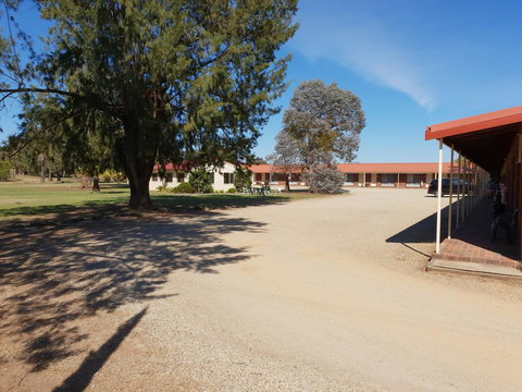 Barooga Golf View Motel - Tourism Canberra 0