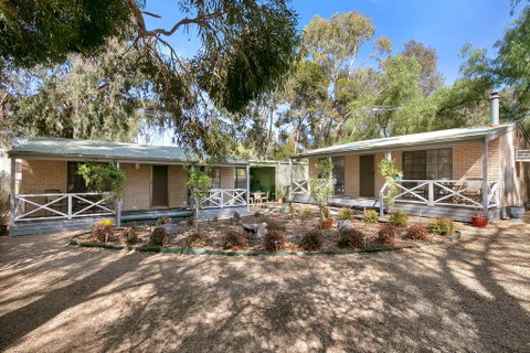 Barossa Country Cottages - Tourism Canberra 1
