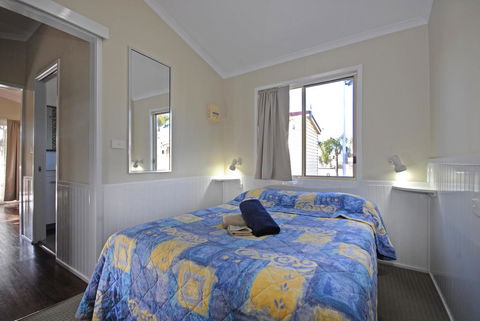 Barrack Point Holidays - Tourism Canberra 2